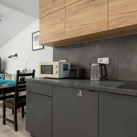 Cosy Studio With Air Conditioning Krakow Mazowiecka 11 By Heyrent Krakau