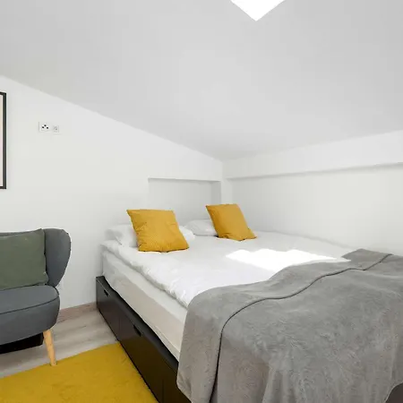 Apartment Cosy Studio With Air Conditioning Krakow Mazowiecka 11 By Heyrent *